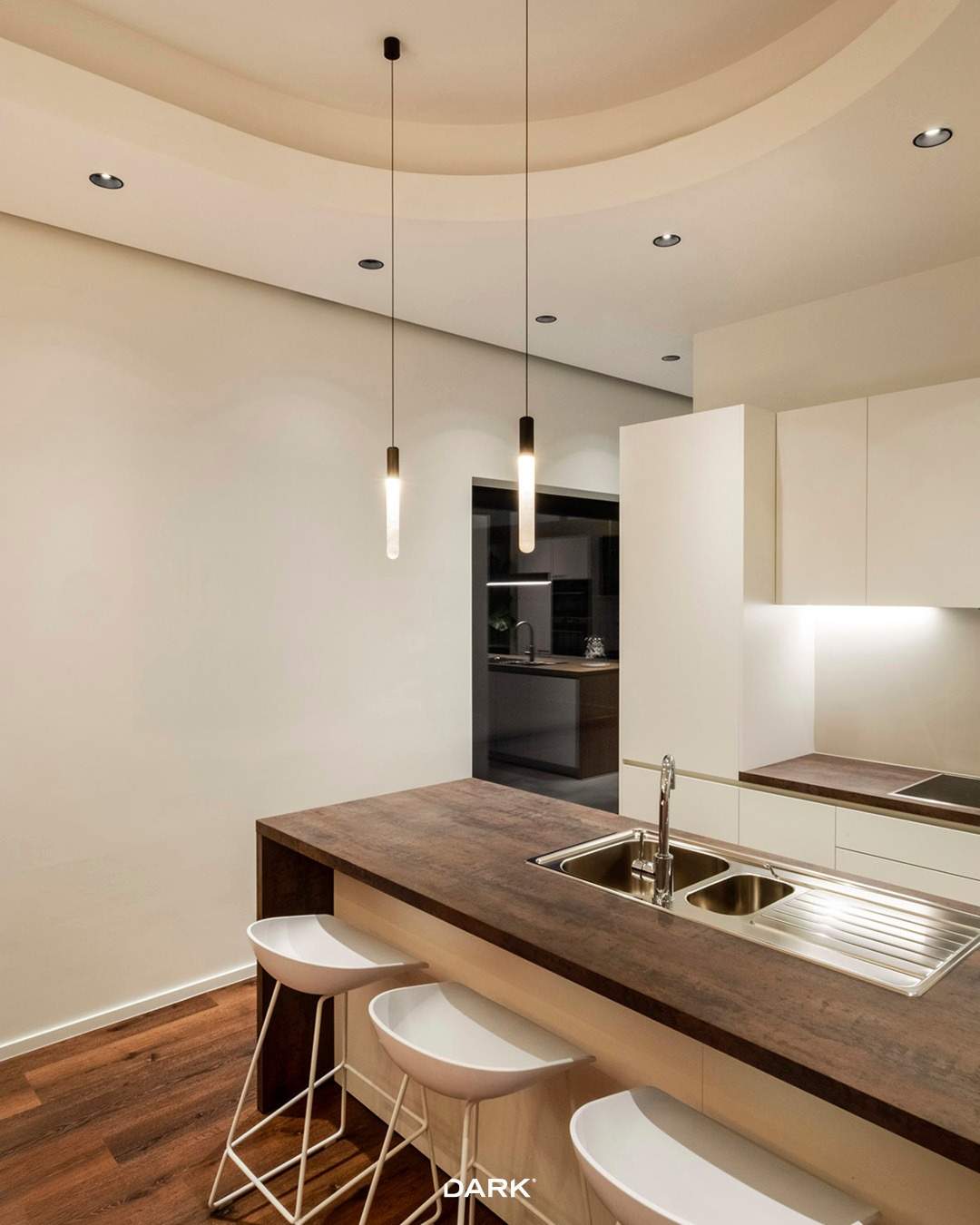 CHIQUE — where light meets nature.�This translucent Alabaster stone gently diffuses the source into a warm, calming glow, while the subtle veining makes every piece uniquely yours.
A minimal silhouette. A rich material. A quiet statement for kitchens, bedrooms, bathrooms and serene hospitality spaces.

#darkbe #darklighting #interiordesign #design #designverlichting #ikkoopbelgisch #belgischmerk #belgiandesign #interieurdesign #interiordesign #productdesign #designlighting #lighting #verlichting #wealllovethedark