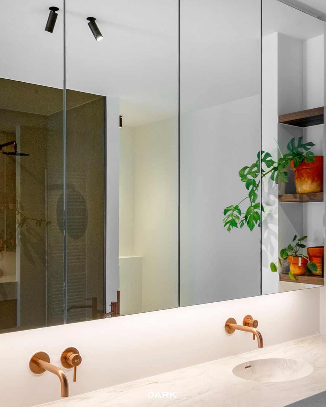 Meet PETU, a spotlight that blends elegance with durability. Its sleek anodized finish and textured ring add a refined, jewel-like touch to any space. Mix and match colors for a playful yet architectural look. A true statement piece for your living room, kitchen, or bedroom! ✨

#DesignMeetsFunction #PETU #darkbe #darklighting #interiordesign #design #designverlichting #ikkoopbelgisch #belgischmerk #belgiandesign #interieurdesign #interiordesign #productdesign #designlighting #lighting #verlichting #wealllovethedark
