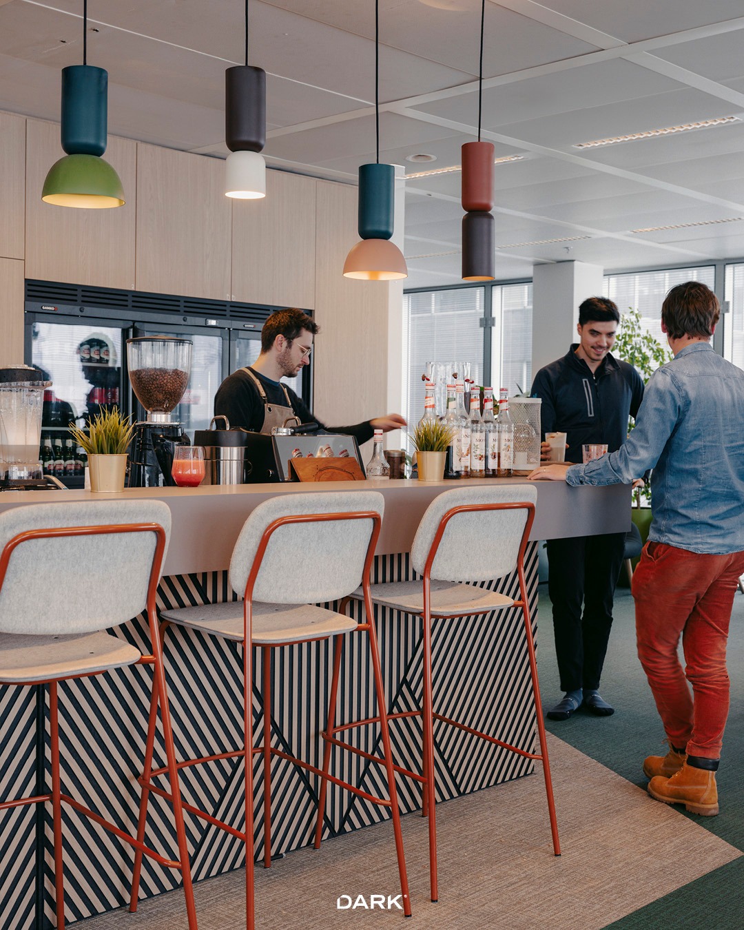 For this vibrant office project from @buroproject , a trio of DARK icons shapes every zone:
🔸 TWOCAN bringing bold colour to the bar and lounge
🔸 GAZTA creating soft, even light above the meeting tables
🔸 CAPITANO adding a warm, intimate glow to focus corners and booths
From coffee chats to deep-focus meetings, the lighting shifts with the way people actually use the space — fun, flexible and seriously functional.

#DARK #buroproject #OfficeDesign #WorkspaceDesign #LightingDesign #Twocan #Gazta #Capitano #darkbe #darklighting #interiordesign #design #designverlichting #ikkoopbelgisch #belgischmerk #belgiandesign #interieurdesign #interiordesign #productdesign #designlighting #lighting #verlichting #wealllovethedark