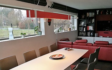 Private Residence Mr Beam Red/White
