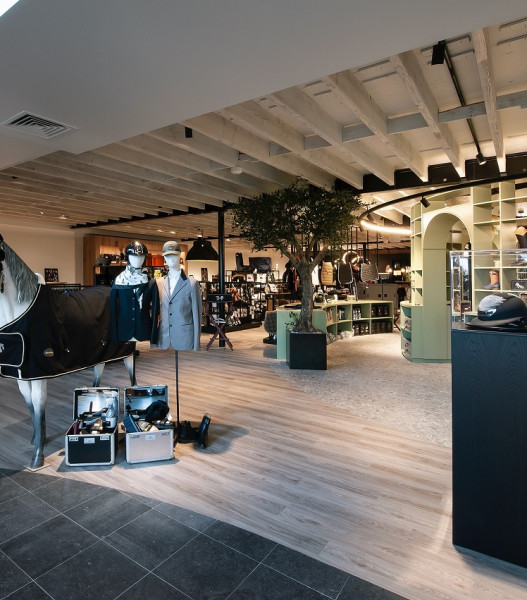 THE HORSESHOP 005 www