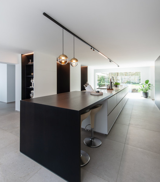 PRIVAAT DE BONDT 006 LR